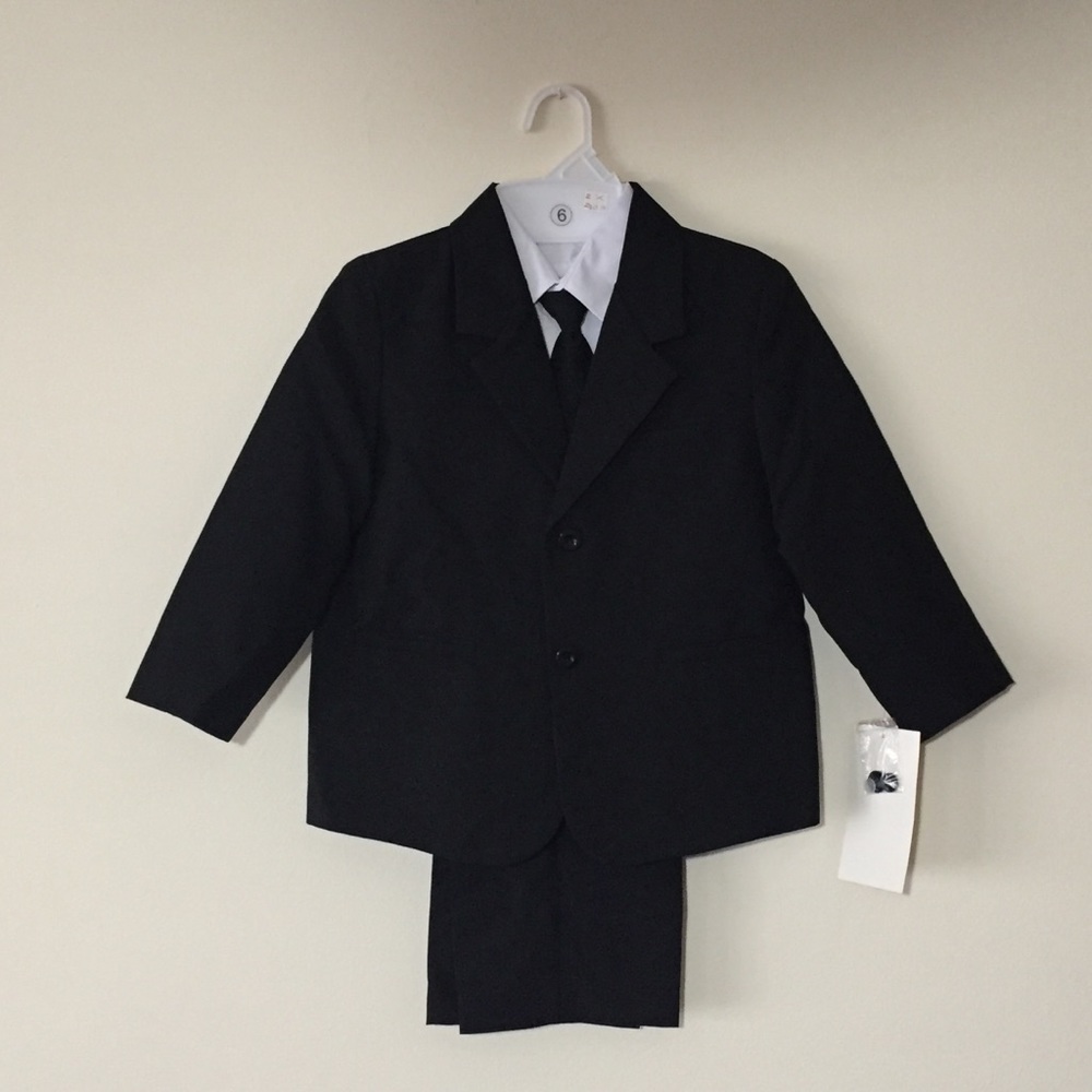 Boys Suit with Tie 👔